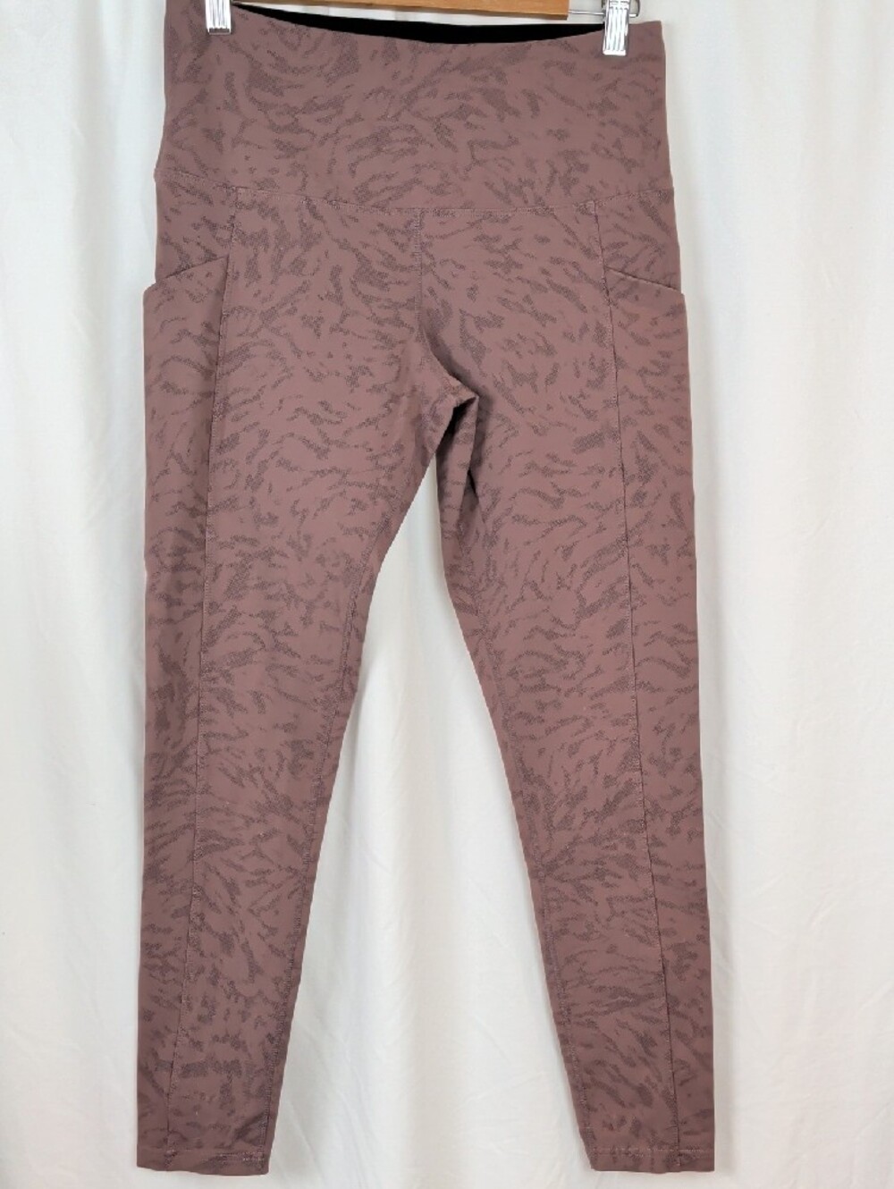 Tuff Athletics Dusty Rose Camo High Waisted Leggings with Pockets M